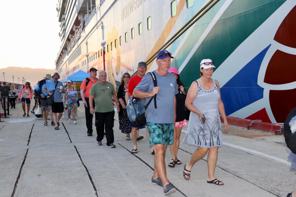 Acapulco Recibe Por Segundo D A Crucero Con Mil Personas A Bordo