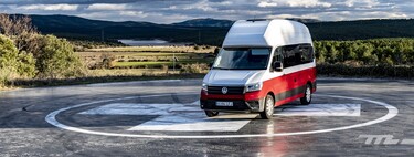 Probamos la Volkswagen Grand California: una furgoneta camper enorme y confortable de casi 80.000 euros con puntos mejorables