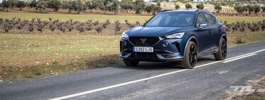 Probamos el CUPRA Formentor: un SUV de 310 CV que reniega de su naturaleza, está repleto de carácter y brilla dinámicamente
