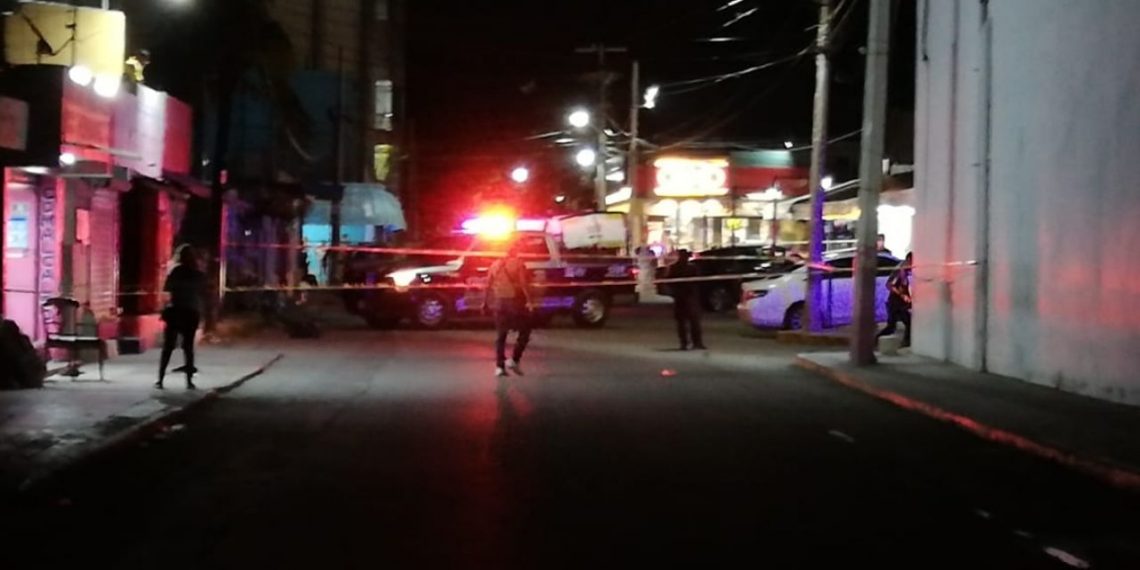 Asesinan con seis balazos a vendedor de boletos en Cancún:VIDEO