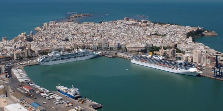 Autoridad Portuaria de Cádiz licitará proyecto de suministro eléctrico a cruceros durante segundo semestre
