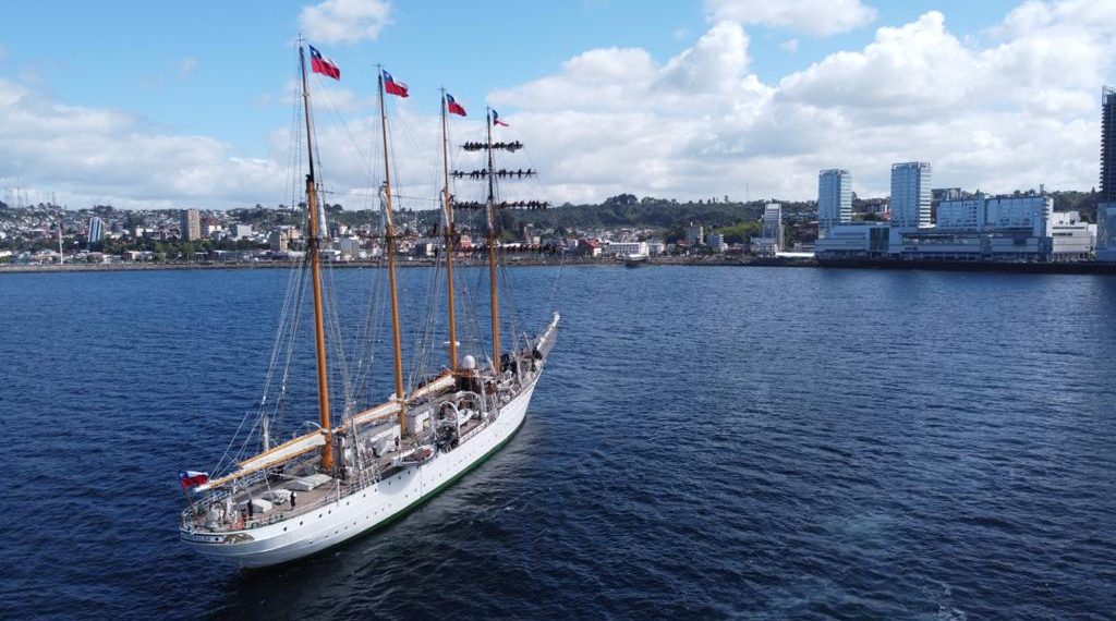 Buque Escuela Esmeralda volvió a recalar a Puerto Montt tras casi cuatro décadas