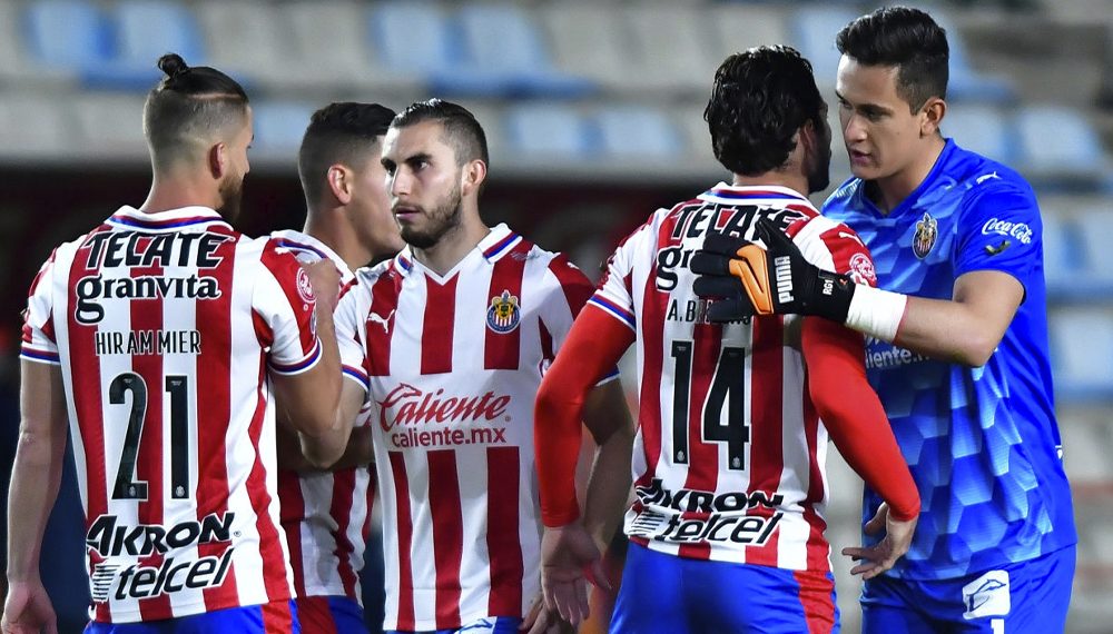 Chivas firmó la renovación de uno de sus jugadores clave