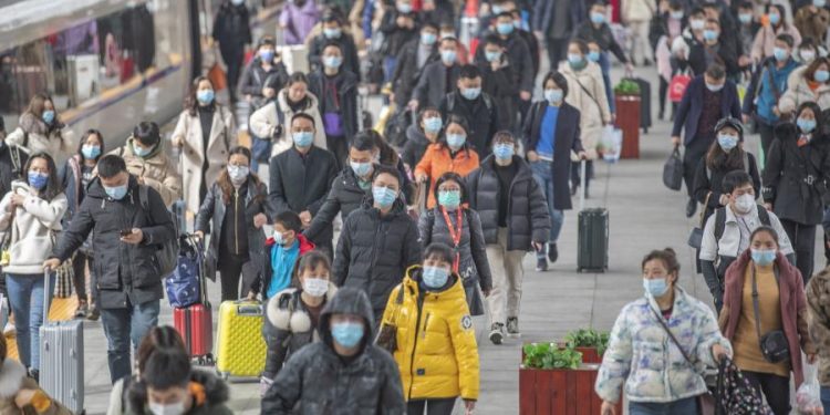 Chongqing: Estaciones de ferrocarril entran en pico de viajes de pasajeros