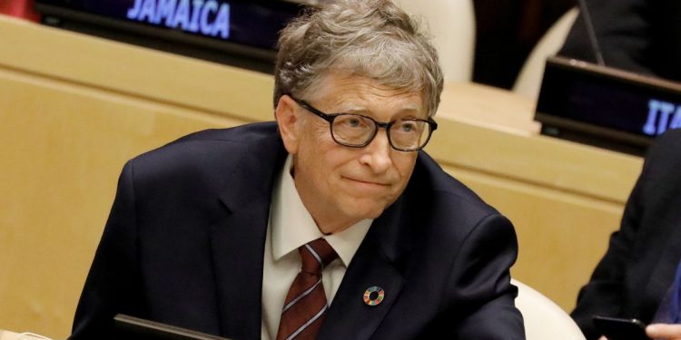 Bill Gates pronostica cuándo se podrá viajar con normalidad