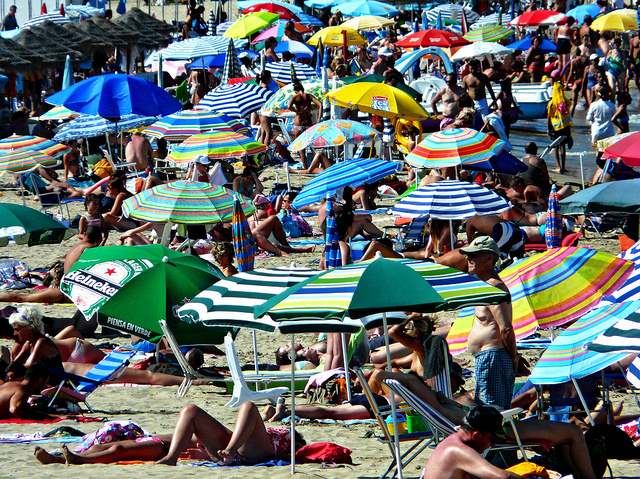 "Costa del sol, allá vamos". La prensa británica celebra la apuesta de España por el pasaporte de vacunación | Radiocable.com - Radio por Internet