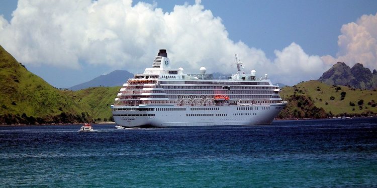 Cruceros Crystal pedirá vacuna a todos los huéspedes
