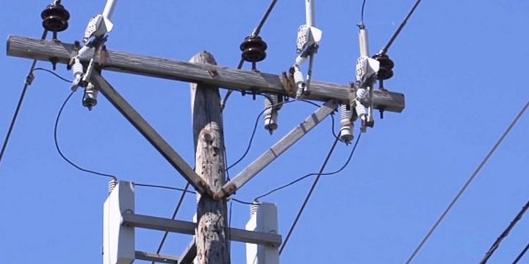 Denuncian constantes cortes del servicio de energía eléctrica en Mazocruz y Crucero