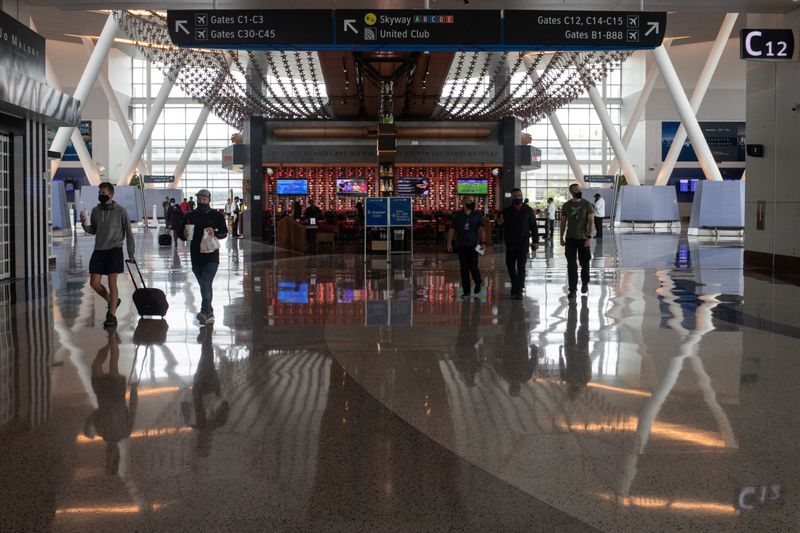 EEUU busca cubrir 6.000 puestos de control aeroportuario de cara al verano