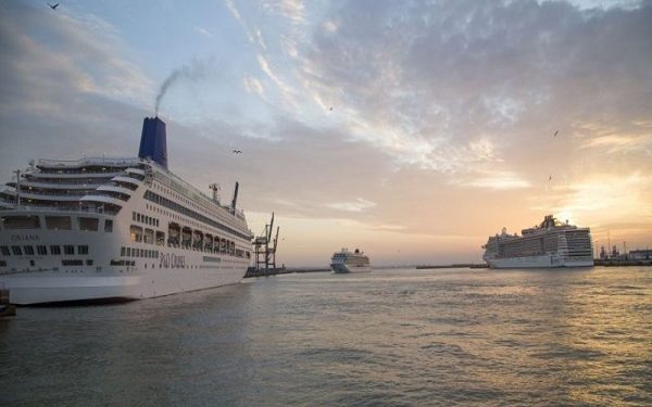 El Puerto de Cádiz progresa en el suministro eléctrico a cruceros