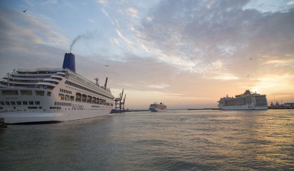 El puerto de Cádiz avanza en el proyecto de suministro eléctrico a los cruceros