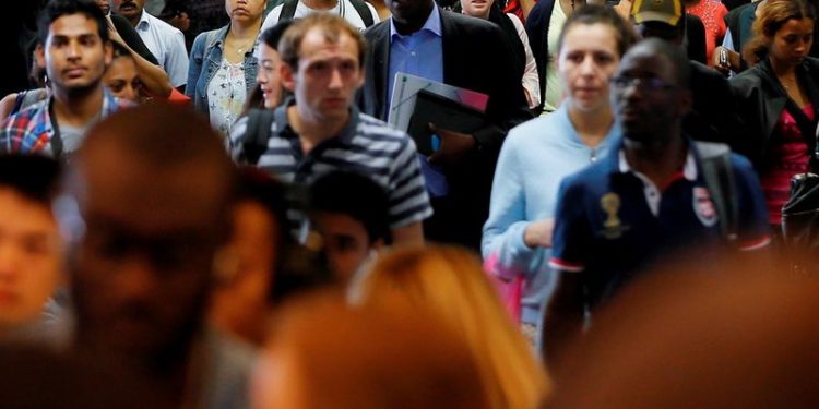 El puerto de Miami dará suministro eléctrico a los cruceros en atraque