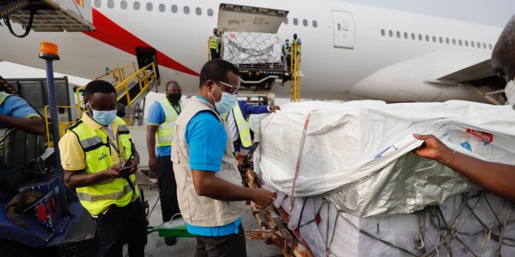 Ghana, primer país del mundo en recibir vacunas contra Covid-19 del plan Covax