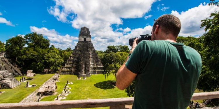 La Semana Santa ha sido época alta de turismo para el país, ahora esperan recuperar un poco de las cifras pérdidas en el 2020 por la pandemia. (Foto, Prensa Libre: Hemeroteca PL).