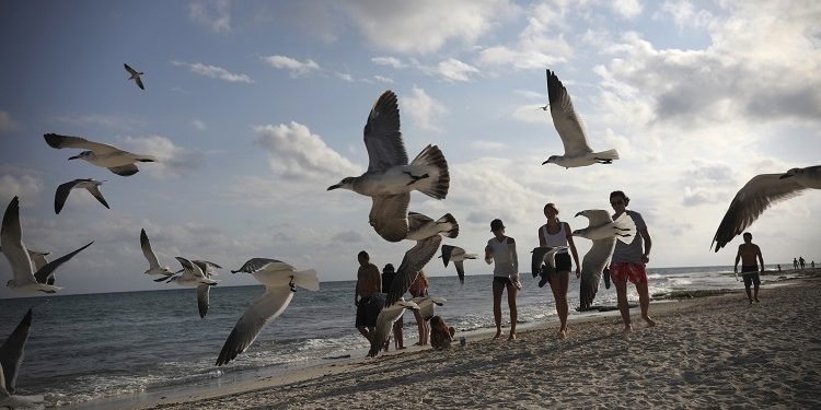 IP espera que turistas de EU compensen a los de Canadá en Semana Santa