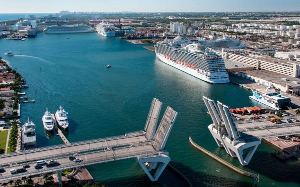 Industria de cruceros apuesta por inversión en tecnología y certificaciones de salud para sobrevivir pese a la pandemia