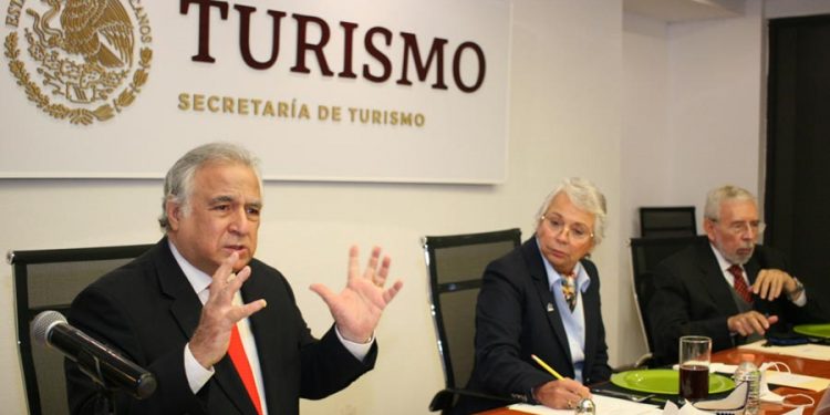 Inician digitalización de servicios migratorios en los aeropuertos