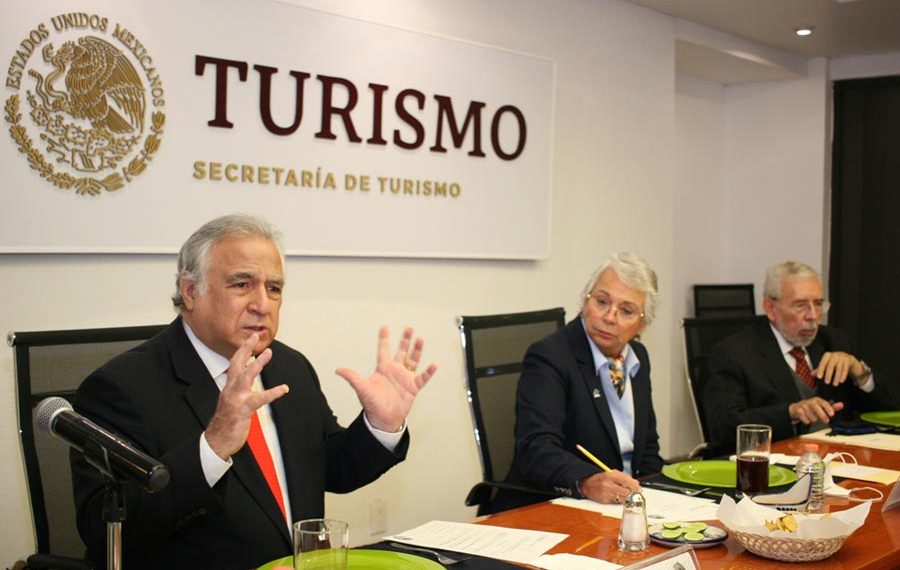 Inician digitalización de servicios migratorios en los aeropuertos