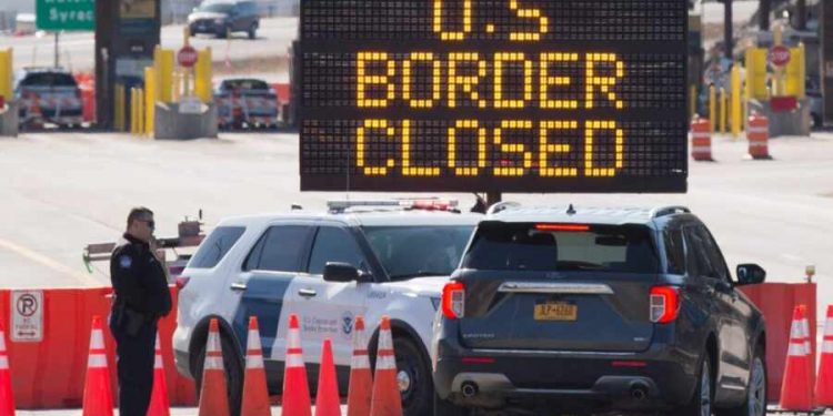 La frontera entre Canadá y Estados Unidos permanecerá cerrada a los viajes no esenciales durante un mes más