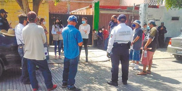 Mantienen diálogo con trabajadores en cruceros de Cuernavaca