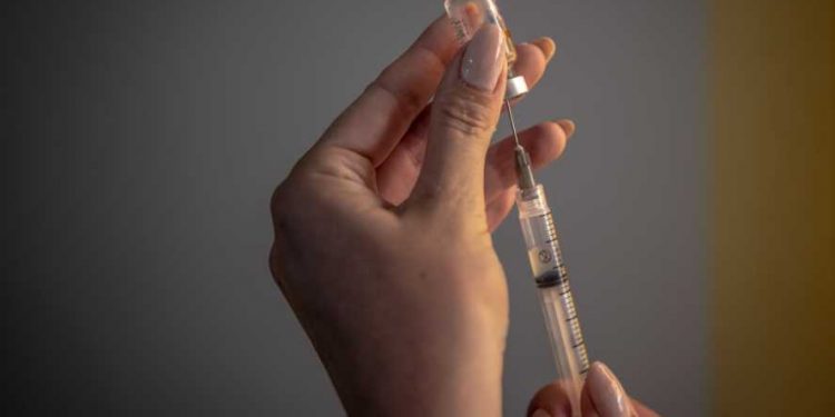 México suma más de dos millones de dosis aplicadas de vacuna contra coronavirus