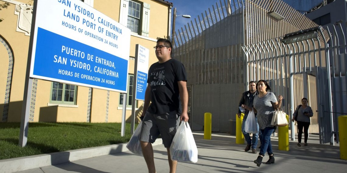 Restricciones a los viajes no esenciales en la frontera se mantendrán hasta el 21 de marzo