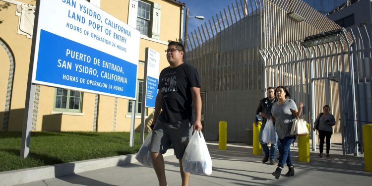 Restricciones a los viajes no esenciales en la frontera se mantendrán hasta el 21 de marzo