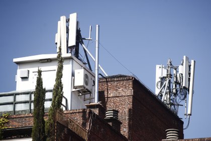 17/07/2019 Imagen de antenas de telefonía en el tejado de una casa en la ciudad de Madrid.
POLITICA 
Eduardo Parra - Europa Press
