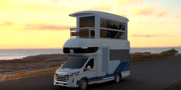 Una casa rodante con dos pisos y ascensor cautiva a los amantes de los viajes (FOTOS, VIDEO)