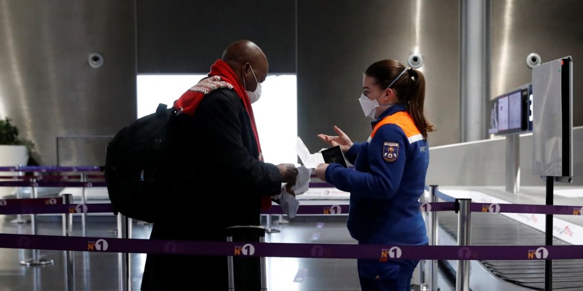 UE considera certificados de vacunación para resucitar turismo tras la pandemia