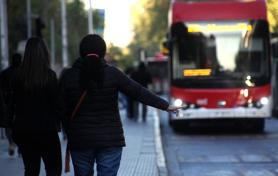 Viajes en transporte público disminuyeron la semana pasada en la Región Metropolitana