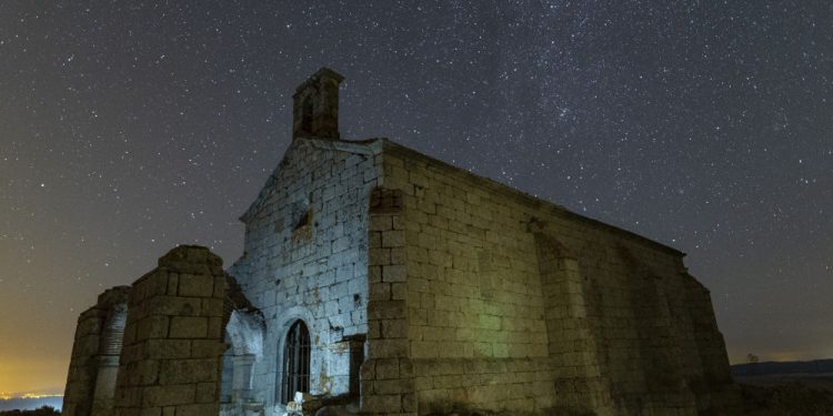 28 experiencias para disfrutar del cielo de Cáceres