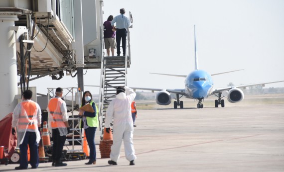 A dnde se puede ir desde el aeropuerto de Mendoza?
