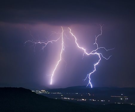 Abren la posibilidad de viajar a más velocidad que la luz