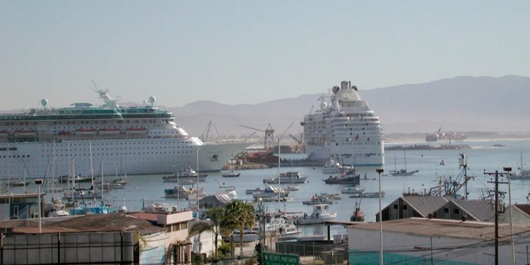 Acciones de cruceros buscan flotar de nuevo