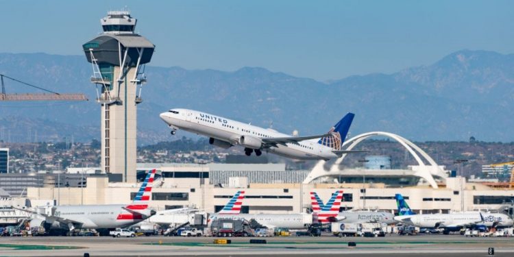 Aerolíneas de EU. United Airlines reactiva vuelos. Qué rutas hay.
