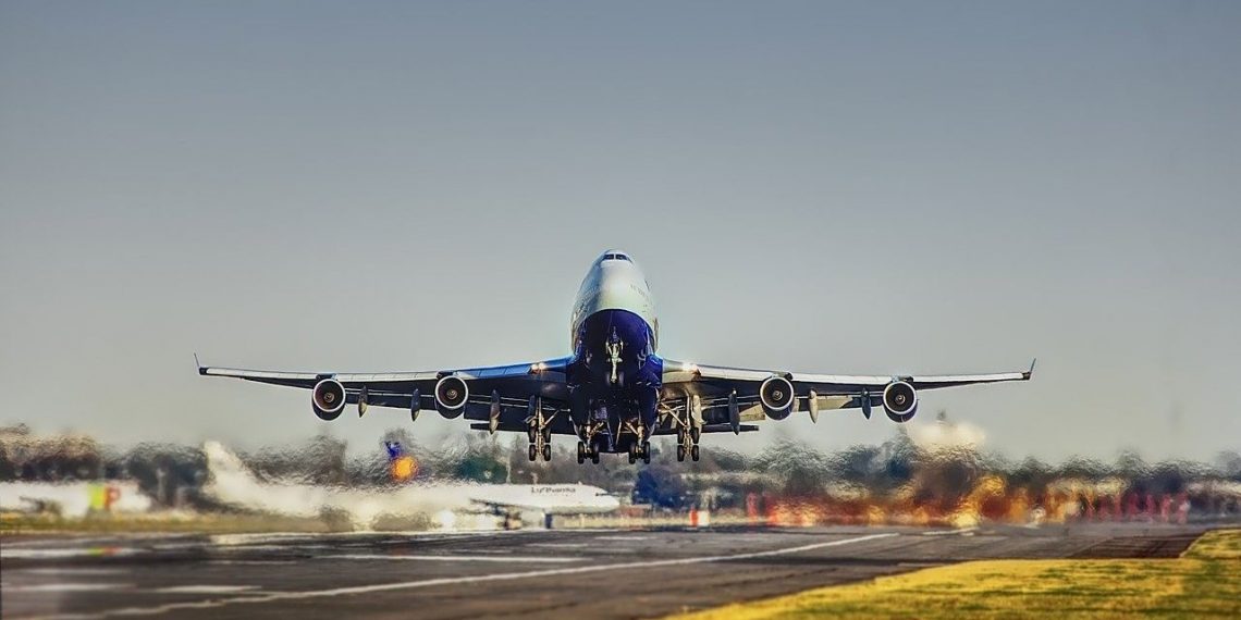 Aerolneas Argentinas y Latam comienzan a cancelar vuelos y niegan viajes de repatriacin