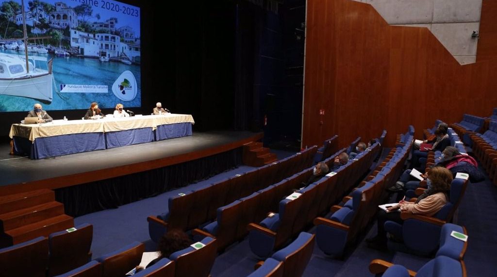 Alcúdia prepara su estrategia turística cara a la próxima temporada