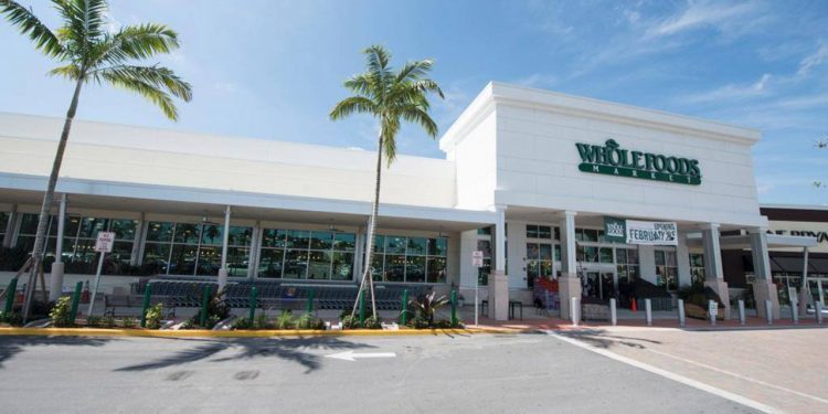 Amazon baja precios de Whole Foods en nueva ofensiva contra Walmart • Negocios • Forbes México