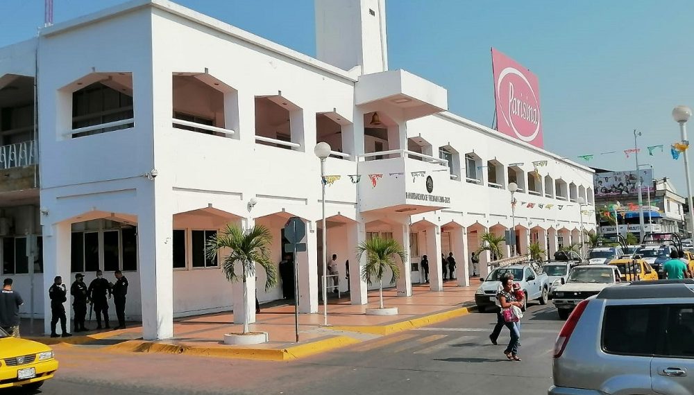 Arranca en Tecomán vacunación contra Covid-19 en 11 puestos – El Comentario