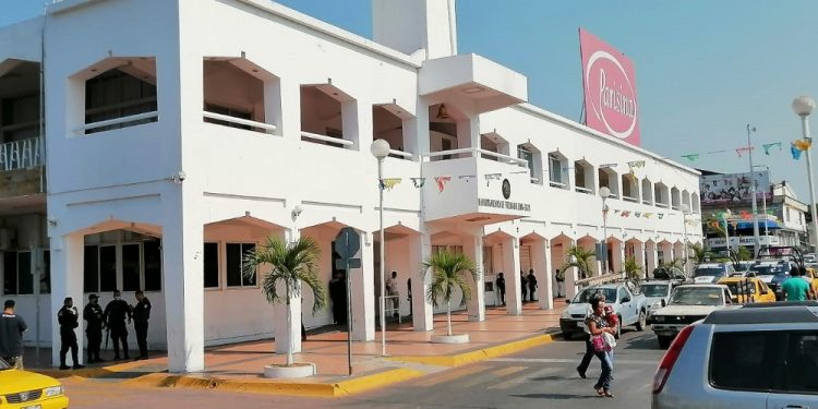 Arranca en Tecomán vacunación contra Covid-19 en 11 puestos – El Comentario