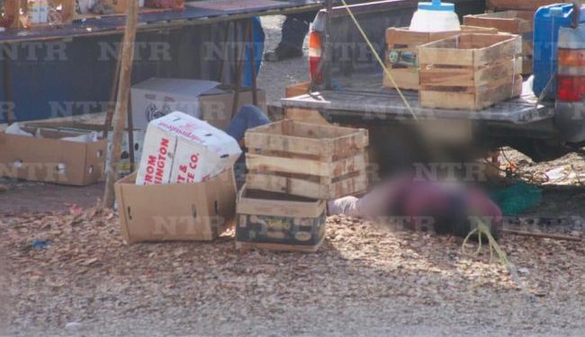 Asesinan a dos vendedores de fruta