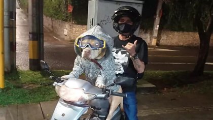Desde 2014 Natacha fue entrenada para montar en la parte de adelante de una motocicleta / (Instagram: natacha_stundt).