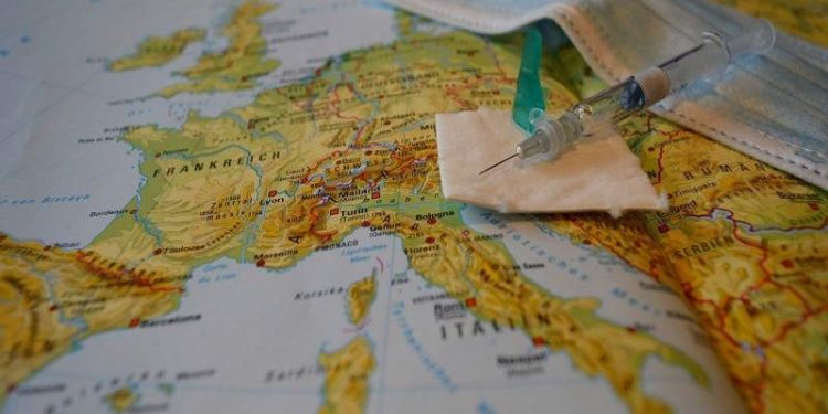 Aumenta "turismo de vacunas" en el mundo