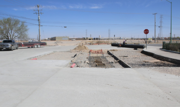 Avanza reconstrucción de crucero Palacio de Mitla y Margarito Herrera en Juárez