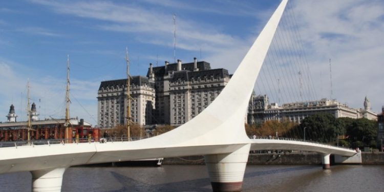 Buenos Aires es distinguida a nivel mundial por su estrategia de atracción de inversión extranjera directa
