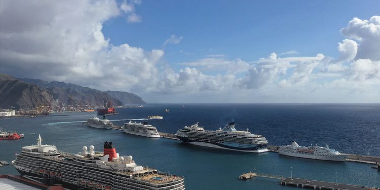 PUERTO SANTA CRUZ TENERIFE CRUCEROS