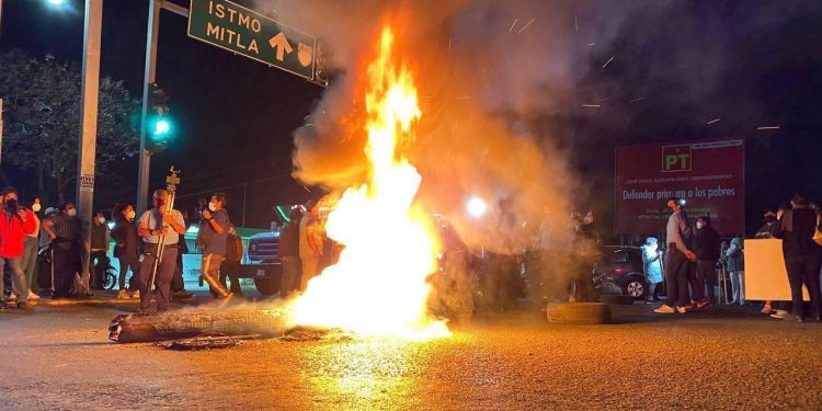 Caos por mal manejo en plan de vacunación contra la Covid-19