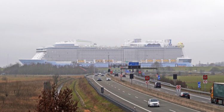 El crucero Royal Caribbean Odyssey of the Seas será el primero de la empresa que debutará en Haifa, Israel.