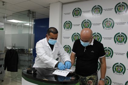 El Efrén fue detenido en el aeropuerto de su país natal (Foto: Twitter@DIJINPolicia)